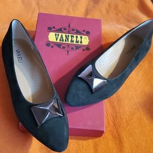 NIB Vaneli dk green suede flats 9 1/2 N